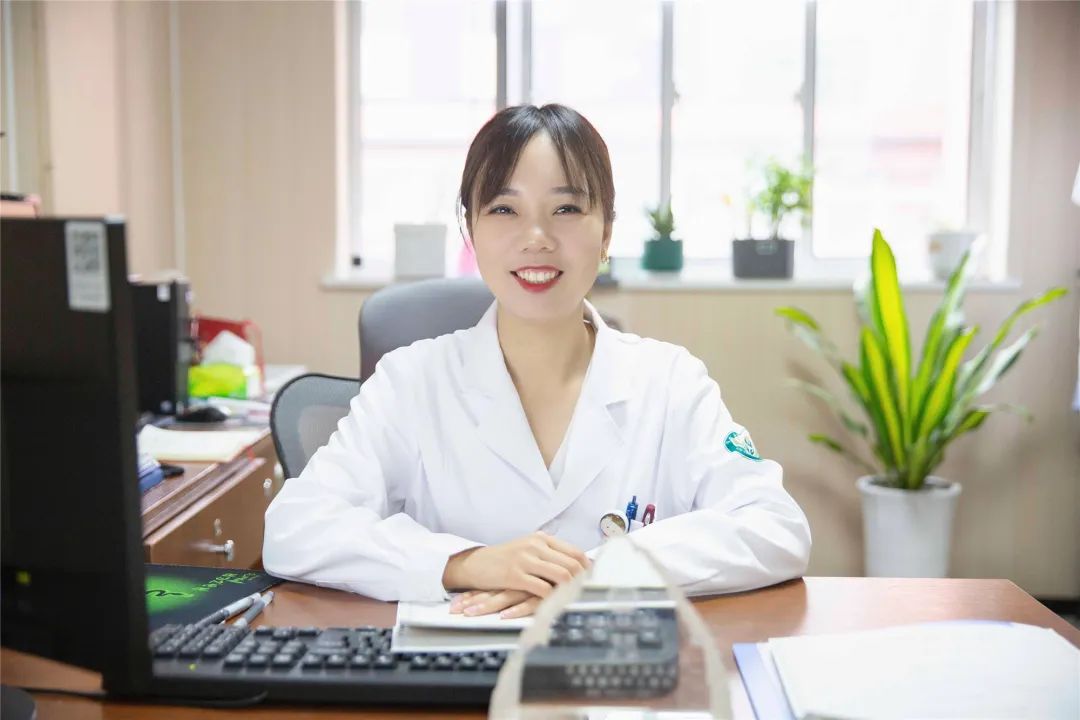  巾幗“糧草官”，知性“花木蘭”——記集團(tuán)藥事管理中心院長饒靜