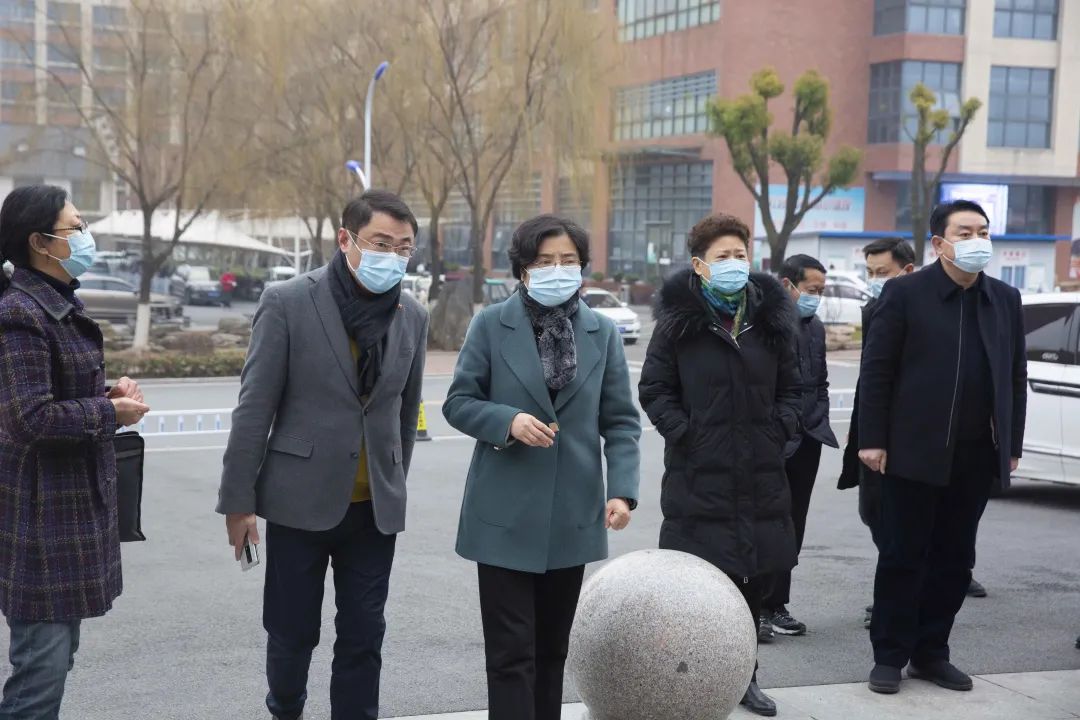  副市長陸晞同志蒞臨東方總院調(diào)研督導(dǎo)疫情防控工作
