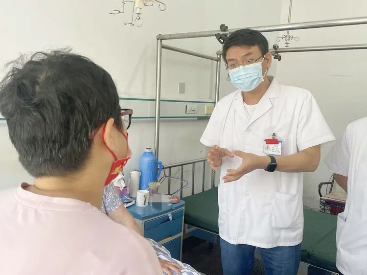 持仁愛(ài)之心，譜寫奮斗贊歌——東方新莊孜醫(yī)院骨科主任吳在頂