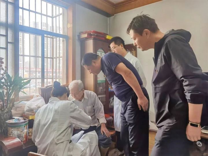 重陽佳節(jié)共攜手，健康守護(hù)暖心頭 ——廣濟醫(yī)院開展重陽節(jié)入戶義診送健康活動