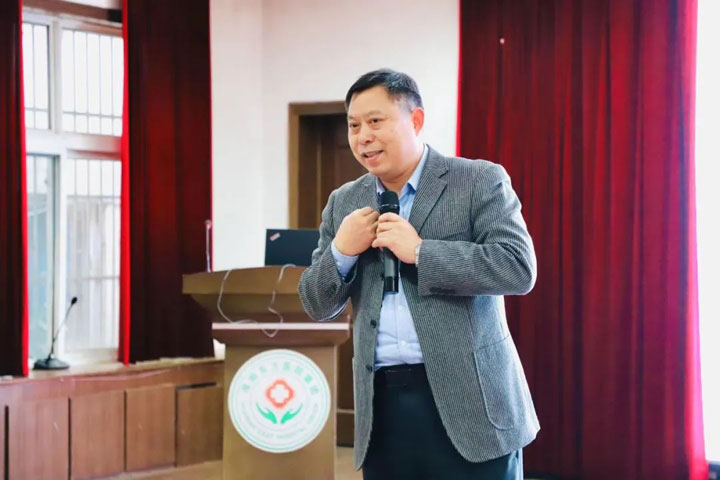 安徽理工大學(xué)黨委常委、副校長、醫(yī)學(xué)部主任魯超蒞臨東方腫瘤醫(yī)院授課