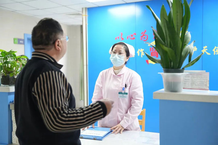 溫情似水，溫暖如光——記總院腎病風濕免疫科護士長邱璐