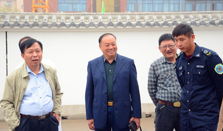 注重檢查維護(hù) 保障綠色通道——東方總院120急救中心舉辦更換車輛輪胎比武大賽