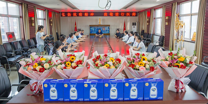 向身邊的榜樣學(xué)習(xí)，弘揚(yáng)抗疫精神，護(hù)佑人民健康——東方總院以多種形式慶祝第三個(gè)中國(guó)醫(yī)師節(jié)