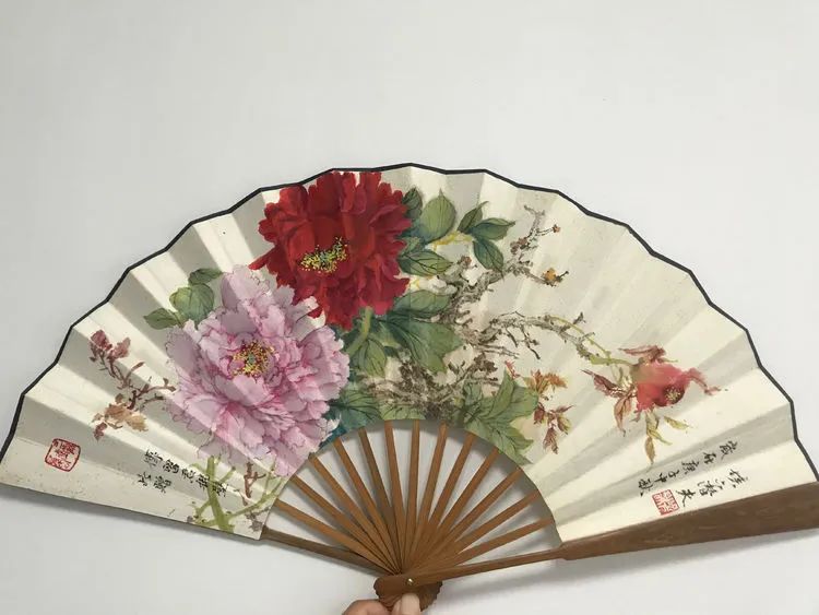 一面手寫紙扇 一片醫(yī)患深情